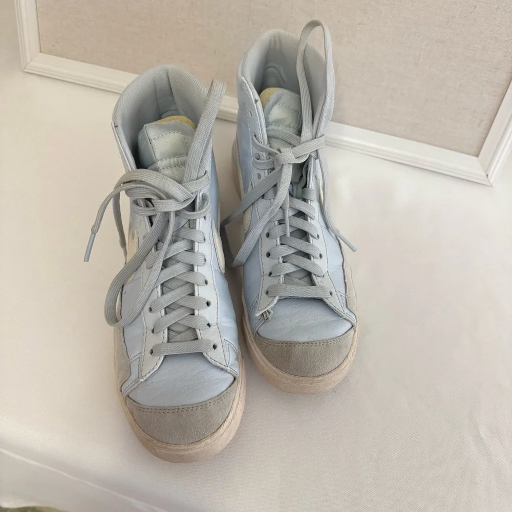 Women's Nike Blazer Mid '77 Next Nature Blue Tint/Summit White great condition - Picture 11 of 12